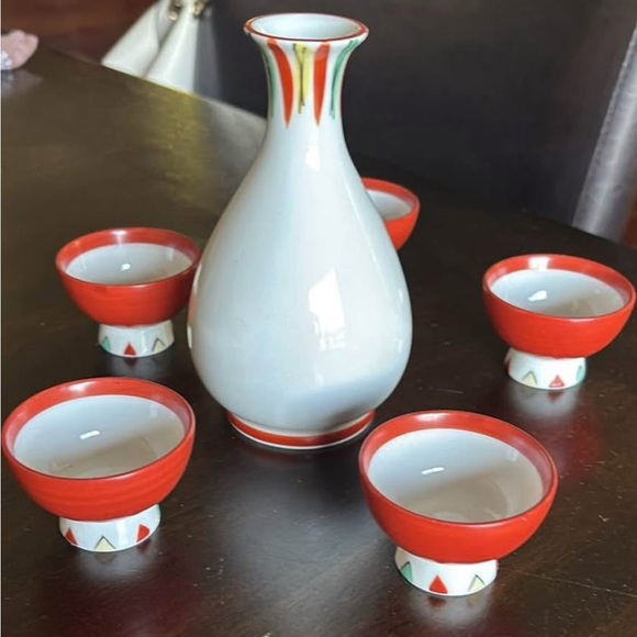 Red and White Ceramic sake set - Picture 1 of 4